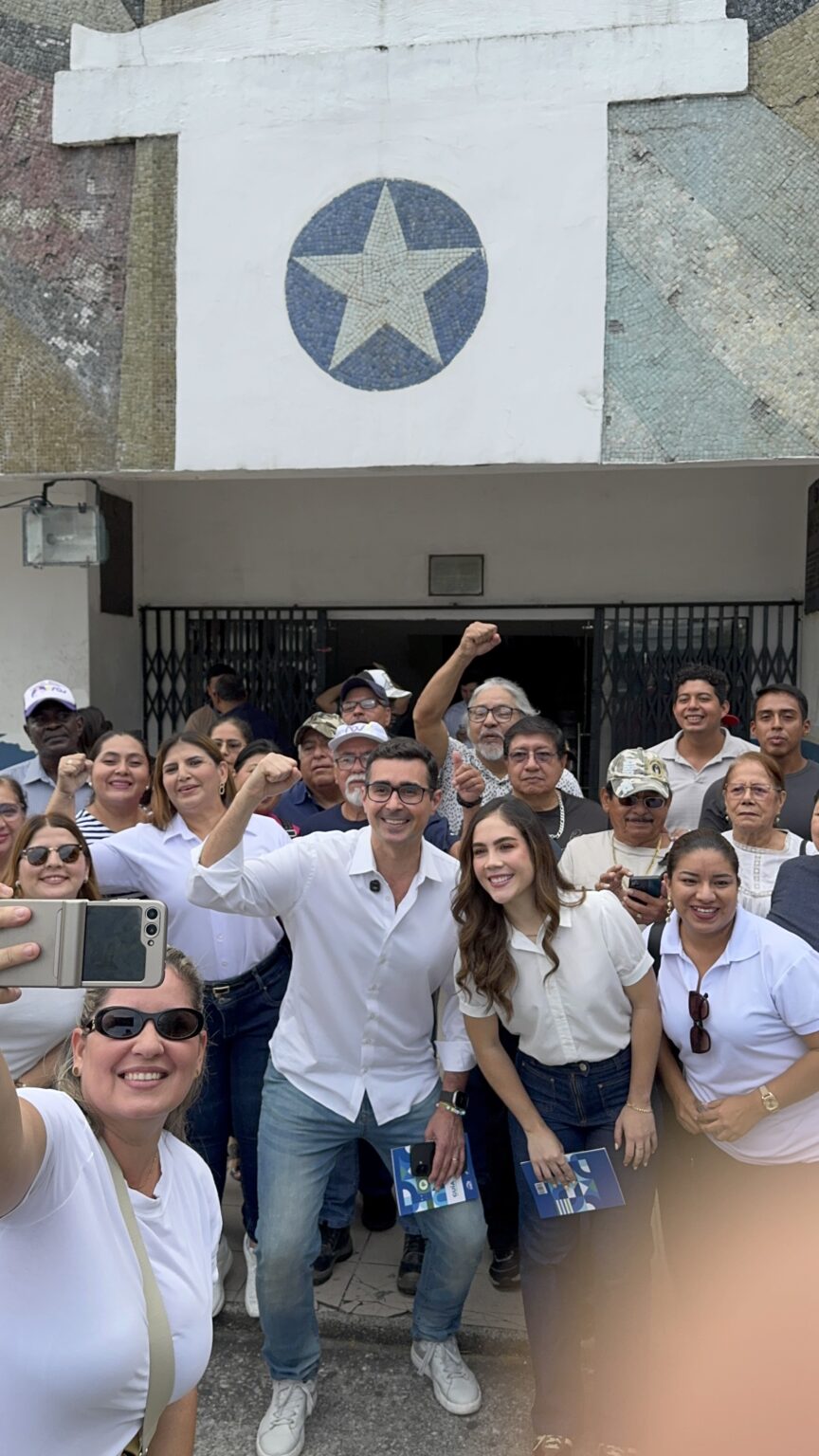 ANDRÉS GUSCHMER INSCRIBE SU CANDIDATURA OFICIAL EN EL CNE